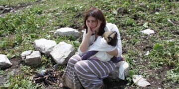 გრძელი კაბით და თეთრი მოსახვევით ფეხშიშველა მიდიოდა ტაძრისკენ” – ლომისობის სასწაული და ქართველი დედა