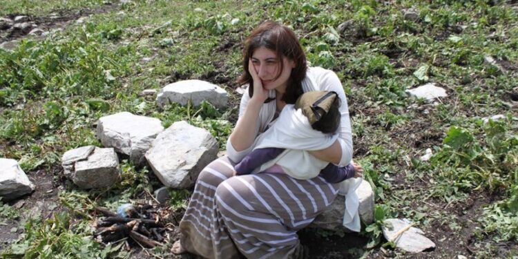 გრძელი კაბით და თეთრი მოსახვევით ფეხშიშველა მიდიოდა ტაძრისკენ” – ლომისობის სასწაული და ქართველი დედა