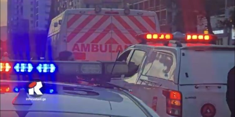 ქალი ზებრა გადასასვლელზე გადადიოდა, როდესაც მანქანა დაეჯახა, მძღოლი მიიმალა! – რა კადრები ვრცელდება რუსთავიდან?