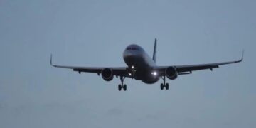 ბათუმის აეროპორტში თვითმფრინავი დაჯდომას ვერ ახერხებს! – რა ხდება ადგილზე?