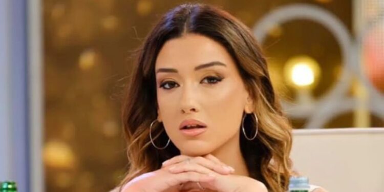 ,,დედასავით ლამაზია, რამხელა გოგოა უკვე” – ნინი ბადურაშვილმა შვილთან ერთად გადაღებული ვიდეო გამოაქვეყნა