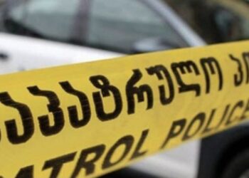 ყვარელში ავარიას ცოლ-ქმარი ემსხვერპლა – ისინი საკუთარი სახლის ჭიშკართან ისხდნენ, როცა მაღალი სიჩქარით მოძრავი ავტომობილი დაეჯახა!