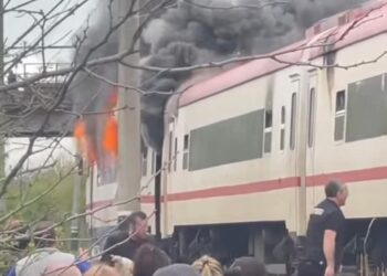 ოზურგეთი-თბილისის მატარებლის ვაგონში ხანძარი გაჩნდა! – რა კადრები ვრცელდება ადგილიდან?