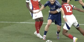 რა შეფასება მიიღო ხვიჩა კვარაცხელიამ არსენალის წინააღმდეგ მატჩში?