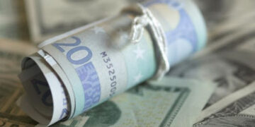 ვალუტის კურსი შეიცვალა! – რამდენ ლარად შეიძენთ დოლარს და ევროს?