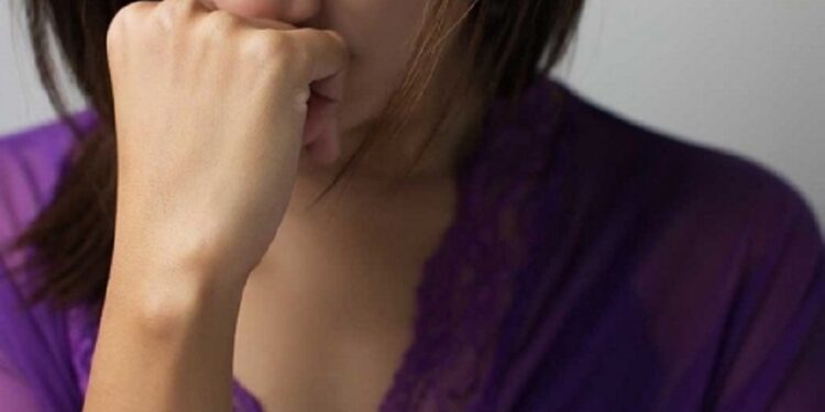 ცოლი ქმარზე ეჭვიანობის გამო სამსახურიდან სახლში ნაადრევად დაბრუნდა, მაგრამ როდესაც საძინებელში ავიდა, ქმარზე წარმოდგენა სრულიად შეეცვალა