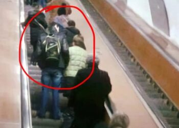 „უბრალოდ ესკალატორზე მწვანე ქურთუკიან ქალბატონს და მის გვერდით მდგომ მაღალ ბიჭს დააკვირდით” – ჟურნალისტი ეთერ ერაძე მეტროში მომხდარი ამაღელვებელი ისტორიის შესახებ