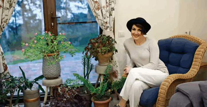 „ჩემი ჰონორარით ავაშენე…“ – ნახეთ, როგორ გამოიყურება მაკა ზამბახიძის ზღაპრული სახლი წყნეთში