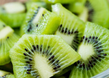 შედეგი გაგაოცებთ! – რა მოხდება თქვენს ორგანიზმში, თუ 2 კვირის განმავლობაში დღეში ერთ კივს შეჭამთ?