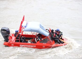 ,,მანქანა ფსკერზე იყო” – მაშველებმა ავარიის დროს წყალში გადავარდნილ ავტომობილში მყოფი 2 პირის ცხედარი იპოვეს