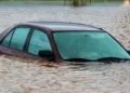 როგორ მოვიქცეთ, როცა ავტომობილი წყალში იძირება? – ეს წესები ყველამ უნდა იცოდეს!
