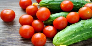 როგორ ამოვიცნოთ, არის თუ არა პომიდორსა და კიტრში სახიფათო რაოდენობით ნიტრატები?