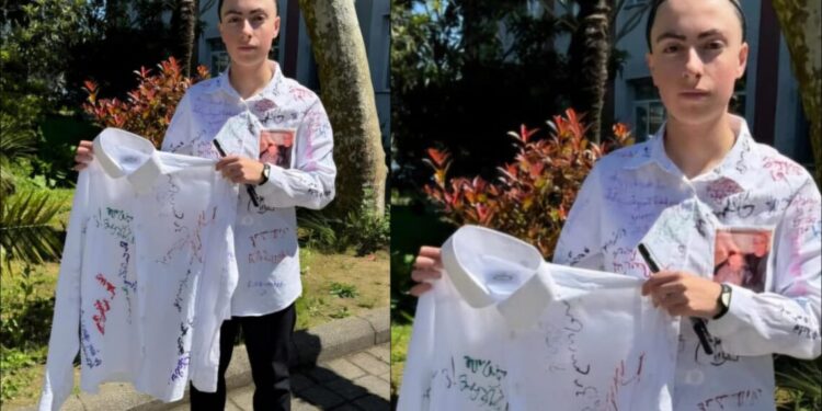 „მე და ჩემი ტყუპისცალი დღეს ერთად ვამთავრებთ სკოლას… ერთი პერანგი მაცვია, მეორეს გულით ვატარებ..“ – ქობულეთელი ნია მიქელაძის ემოციური პოსტი ბოლო ზარის დღეზე