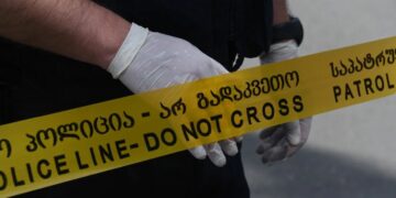 ,,მოკლული ბრალდებულის მეუღლეს SMS-ებს წერდა” – ქუთაისში კაცმა მეზობელი მოკლა