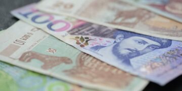 ვალუტის კურსი შეიცვალა – რამდენ ლარად შეიძენთ დოლარს და ევროს?