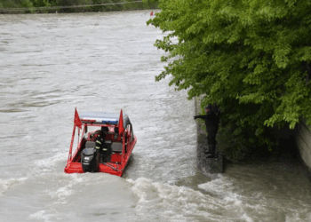 მტკვარში 25 წლამდე ასაკის სამ ახალგაზრდას ეძებენ – უახლესი ინფორმაცია