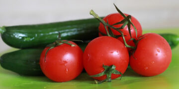 რას იწვევს კიტრის და პომიდვრის ერთად მიღება – მითი თუ რეალური საფრთხე?