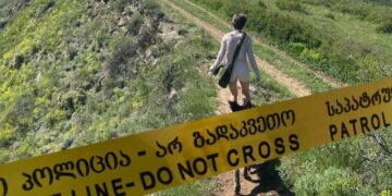 მოძალადეებს ეგონათ, რომ ნარკოტიკი გვქონდა… ერთ-ერთი ჩვენგანი კლდიდან გადავარდა”- თბილისში მომხდარი თავდასხმის ახალი დეტალები