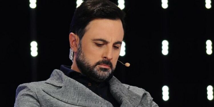 „სა­ო­ცა­რი ამ­ბა­ვი ხდე­ბა, შოკ­ში ვარ” – რა სკანდალში გაეხვა ზურა ხაჩიძე?