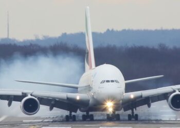 თვითმფრინავი ავარიულად დაჯდა! – არიან დაშავებულები