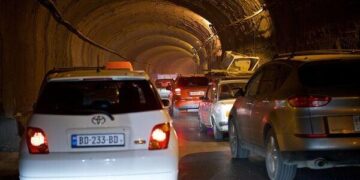 ,,შევესწარი, ახალ გზაზე გვირაბში, ბავშვებით გადავსებულ მანქანას ვიღაც შტერი შეასკდა”- რა საგანგაშო ინფორმაცია გავრცელდა სოციალურ ქსელში?