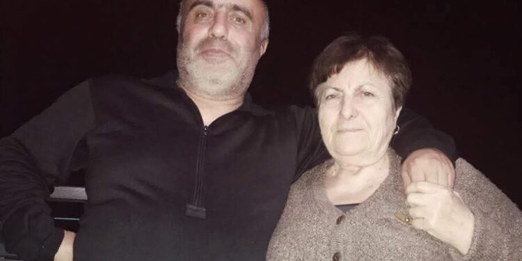 „ყველაფერს ვკითხულობ ჩემი ცრემლებში მოხარშული თვალებით“ – ვანო ნადირაძის დედა ემოციურ პოსტს აქვეყნებს