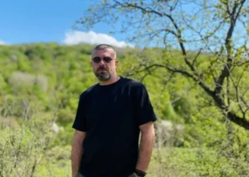 „ლევანმა უთხრა, ადგილების მეტი რა არის, რაღა ჩემი კარის წინ უნდა დააყენო მანქანაო… დაიწყო ჩხუბი” – ვინ დააკავა მკვლელობისთვის პოლიციამ და რა ახალი დეტალები ხდება ცნობილი