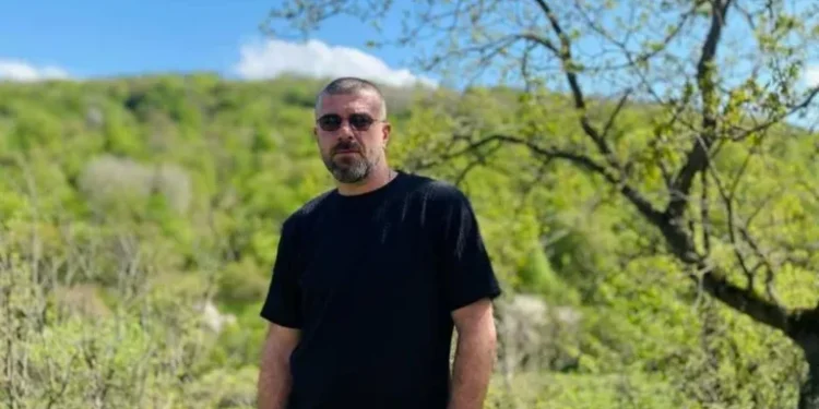 „ლევანმა უთხრა, ადგილების მეტი რა არის, რაღა ჩემი კარის წინ უნდა დააყენო მანქანაო… დაიწყო ჩხუბი” – ვინ დააკავა მკვლელობისთვის პოლიციამ და რა ახალი დეტალები ხდება ცნობილი