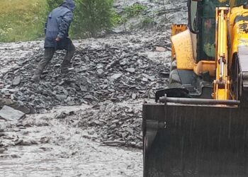 გზაზე მეწყერი ჩამოწვა – ერთადერთ საავტომობილო გზაზე მოძრაობა აიკრძალა და საშიშია (ვიდეო)