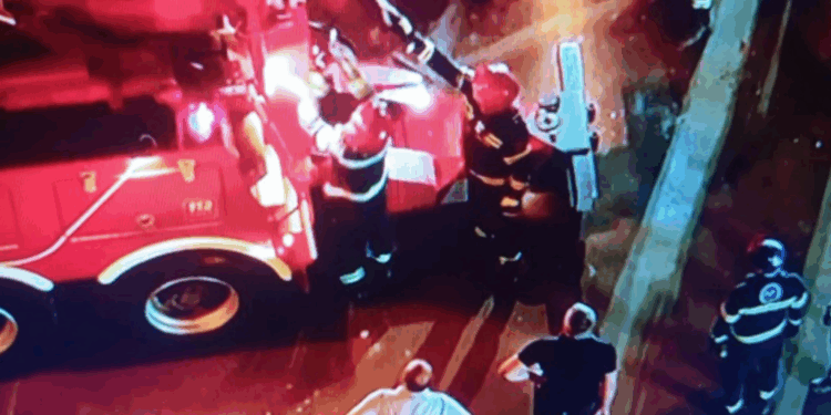 მაშველებმა ნანგრევებში კიდევ ერთი ცხედარი იპოვეს