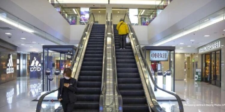 ,,მე-4 სართულიდან ჩამოვარდა” – როგორია ბავშვის მდგომარეობა, რომელიც ესკალატორიდან გადმოვარდა?