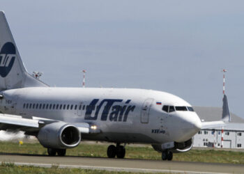 თვითმფრინავს ცეცხლი გაუჩნდა – რა კადრები ვრცელდება ადგილიდან?