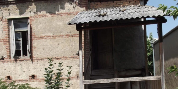 „ამ სახლიდან 17 მიცვალებული გაასვენეს…” – უმეტესობა ბავშვი და ქალი იყო“ – ელაშვილების ოჯახის ტრაგედია