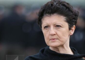 ,,ნაფ­ტა­ლი­ნის ცუდი სუნი აგ­დით და არ უნდა გპა­სუ­ხობ­დეთ