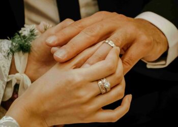 ნიშნობის და ქორწინების ბეჭდების ტარების წესი ეზოთერიკოსების განმარტებით