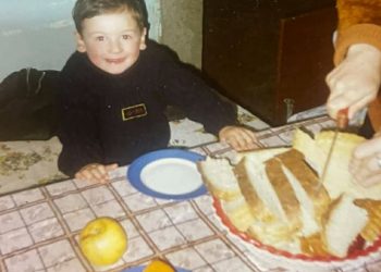 გამოიცანით ცნობილი ქართველი ბავშვობის ფოტოთი