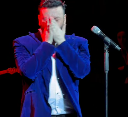 (VIDEO) ,,ყოველ კონცერტზე, დედა იჯდა პირველ რიგში“ – ანრი ჯოხაძემ სცენაზე ცრემლები ვერ შეიკავა