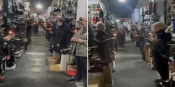 (VIDEO) რა ხდებოდა ბაზრობაზე პატრიარქის დაკრძალვის მომენტში – საოცარი კადრები, რომლის მსგავსიც აქამდე არავის უნახავს