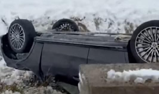 ავტომაგისტრალიდან მანქანა პირდაპირ არხში ჩავარდა – მძიმე ავარიის დეტალები