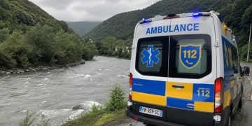 ,,პატარა შვილის გადასარჩენად წყალში გადახტა და თავი ქვაზე დაარტყა, ბავშვის ამოყვანა კი მოასწრო, მაგრამ…” – ვინ არის დაღუპული და სად მოხდა უბედურება?