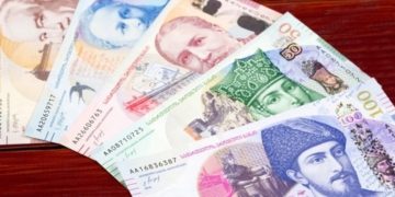 ვალუტის კურსი შეიცვალა – რამდენ ლარად შეიძენთ დოლარს და ევროს?